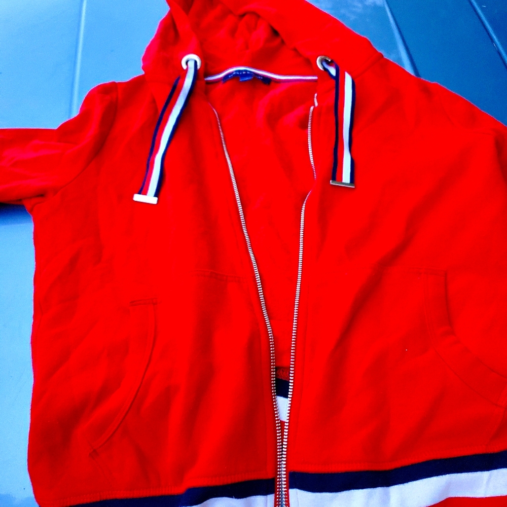 Light weight tommy sweatshirt